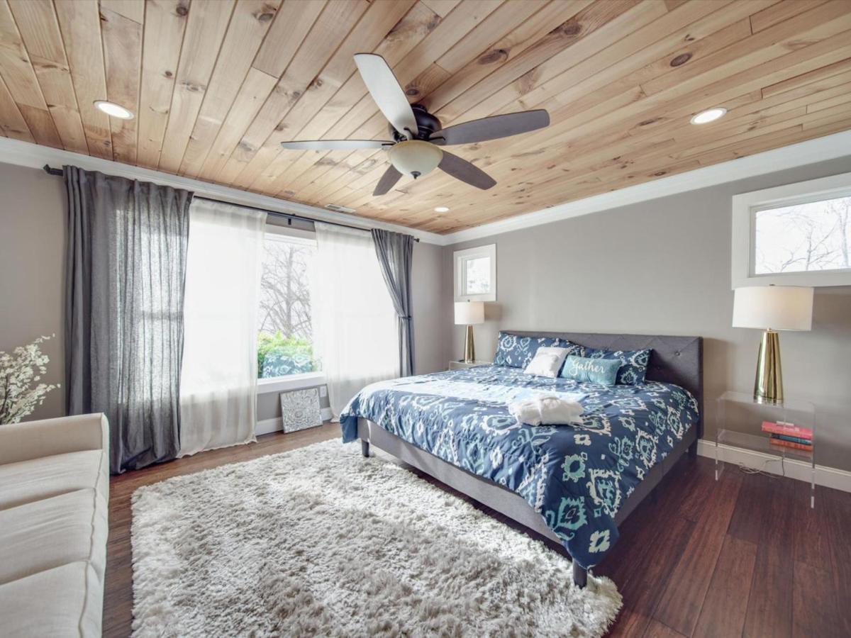 Holiday home Chateau Merlot Lakefront Retreat Usnwc Boat Charlotte