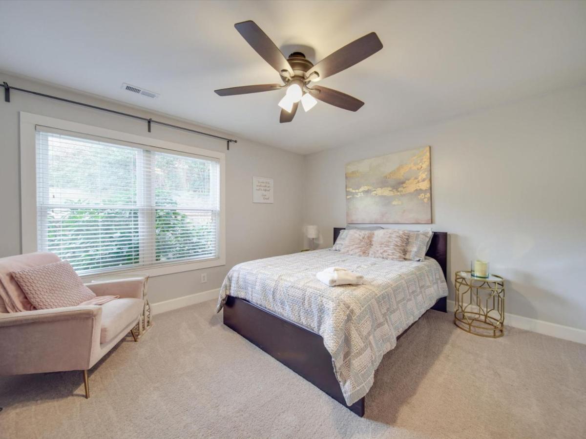 Chateau Merlot Lakefront Retreat Usnwc Boat Holiday home Charlotte