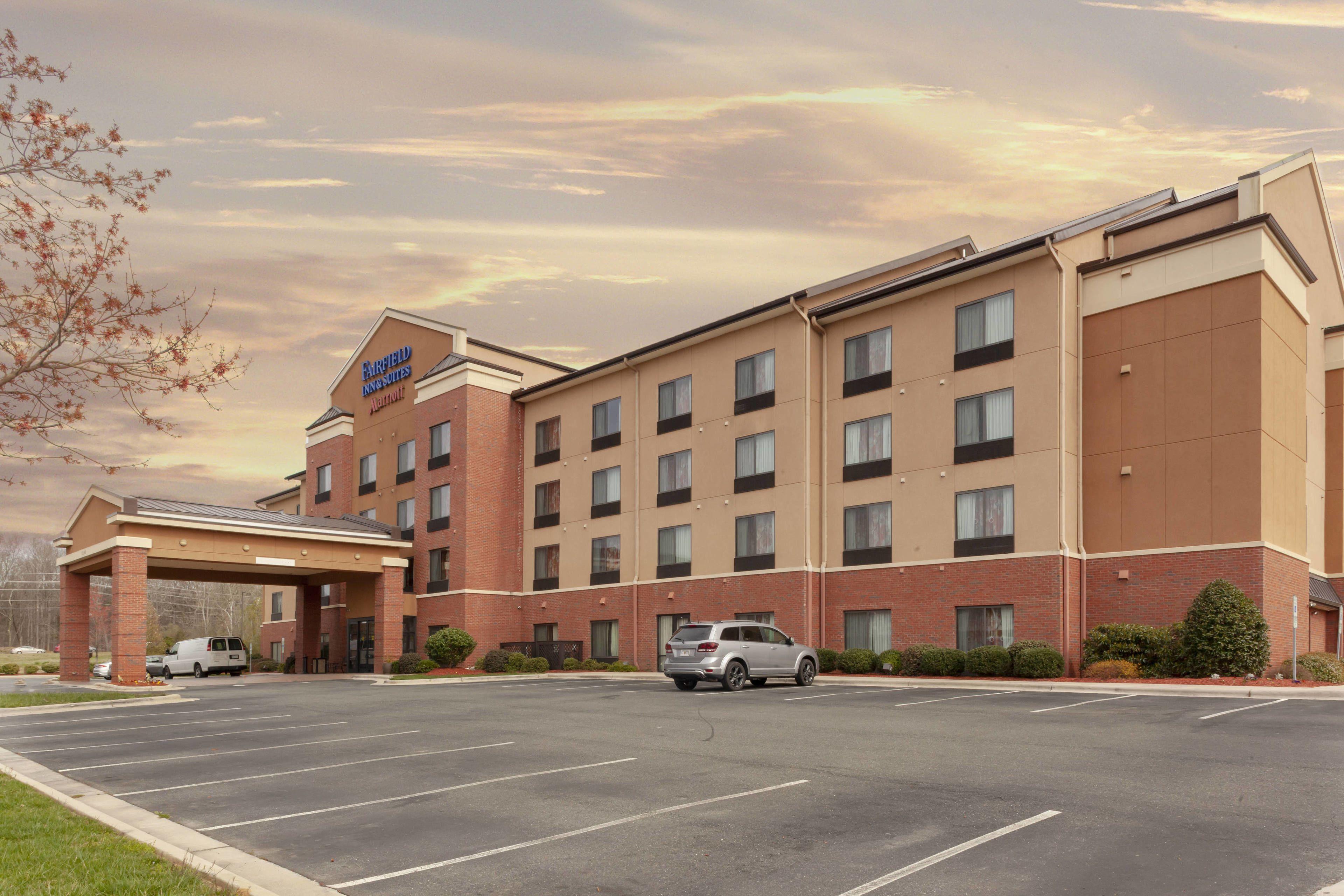 Fairfield & By Marriott Matthews Hotel