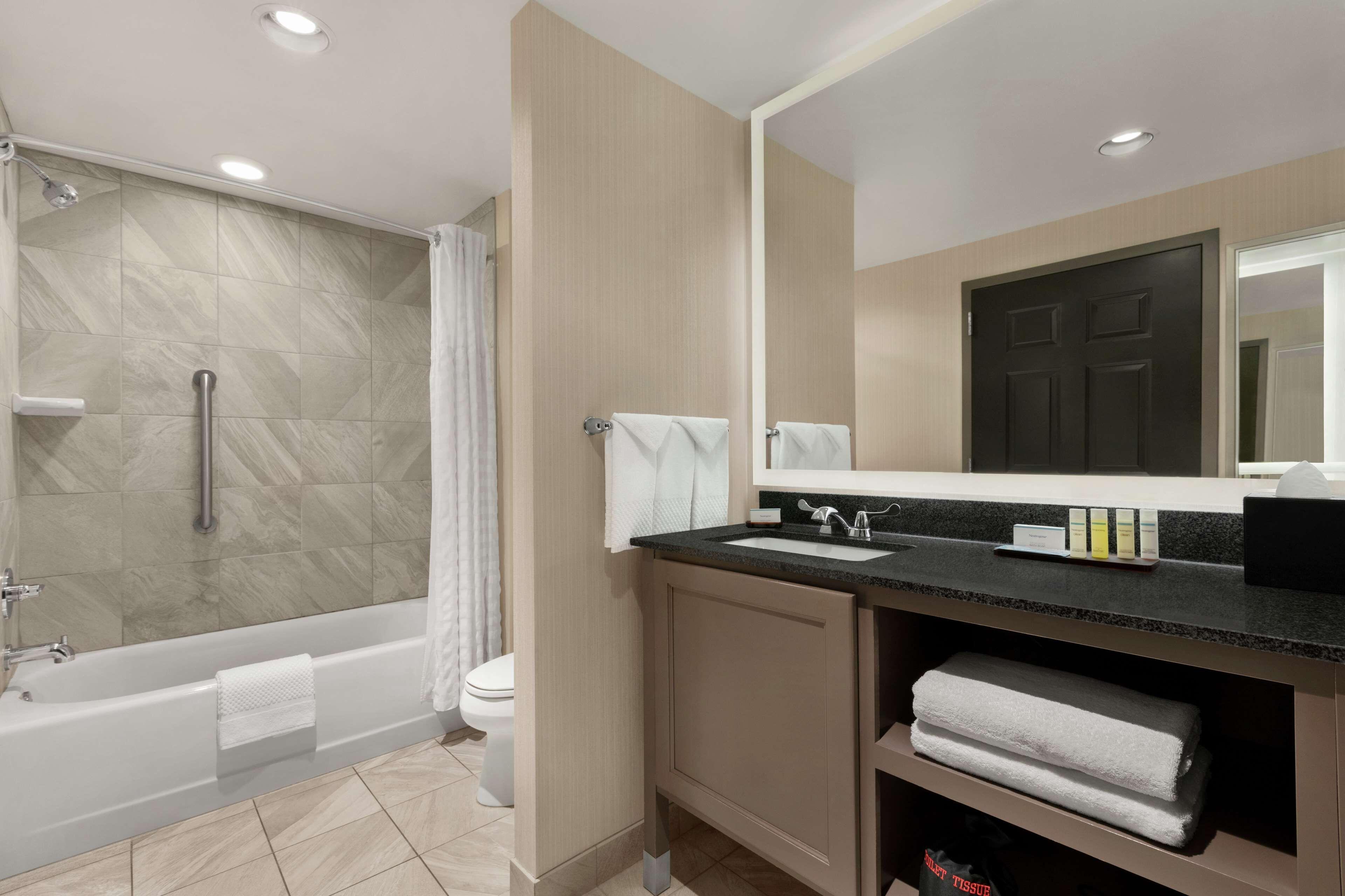 Hotel Embassy Charlotte/ayrsley Charlotte