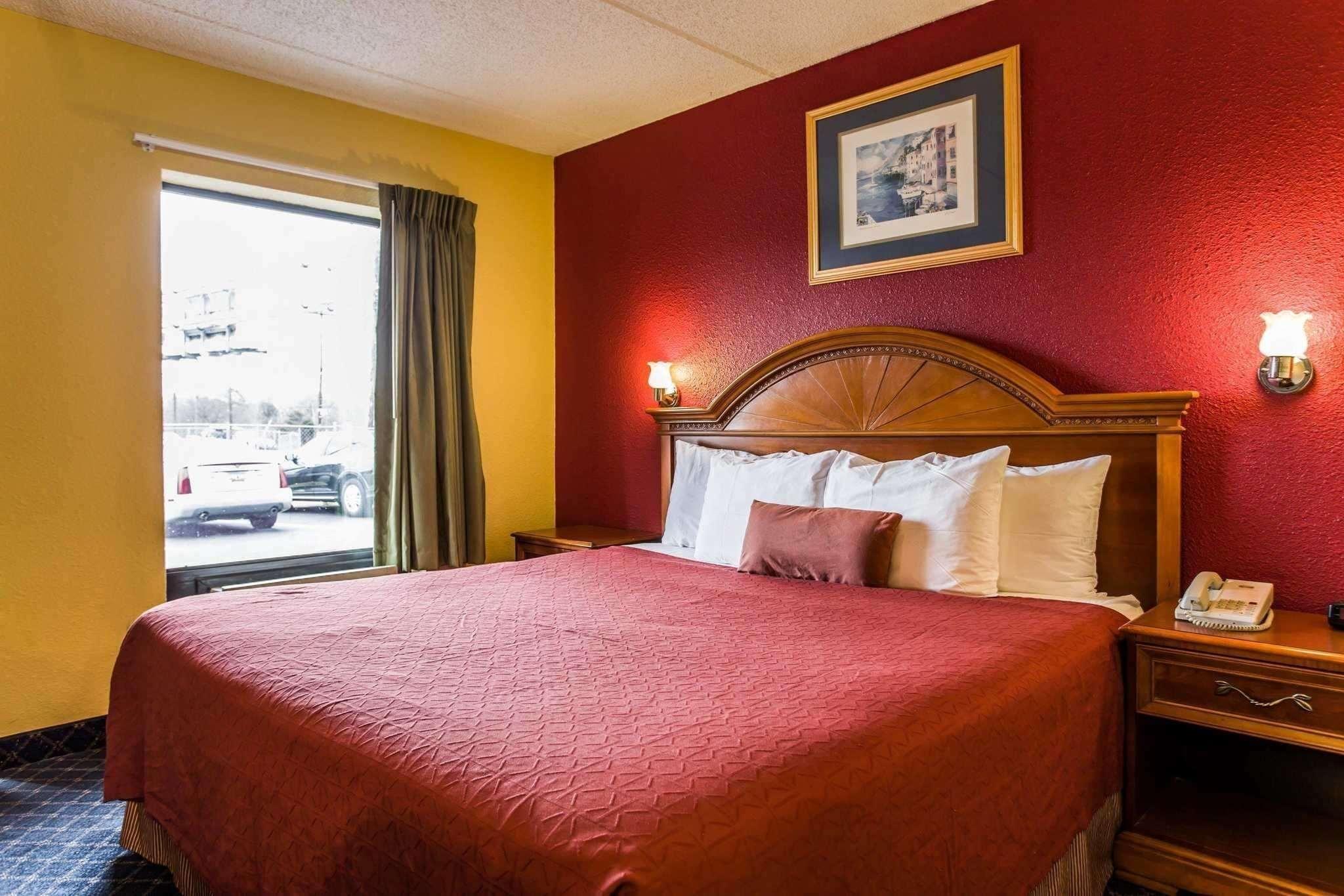 Rodeway North End 2*