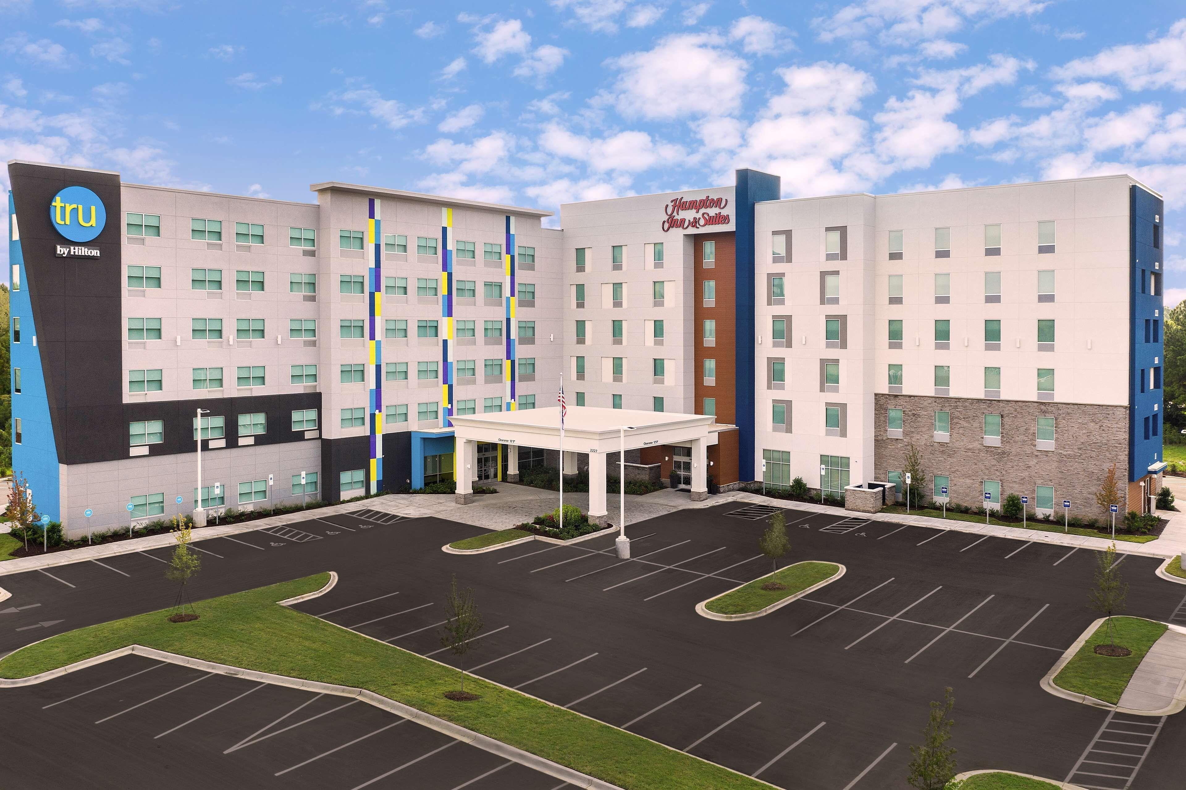 Tru By Hilton Airport Pointe 3*
