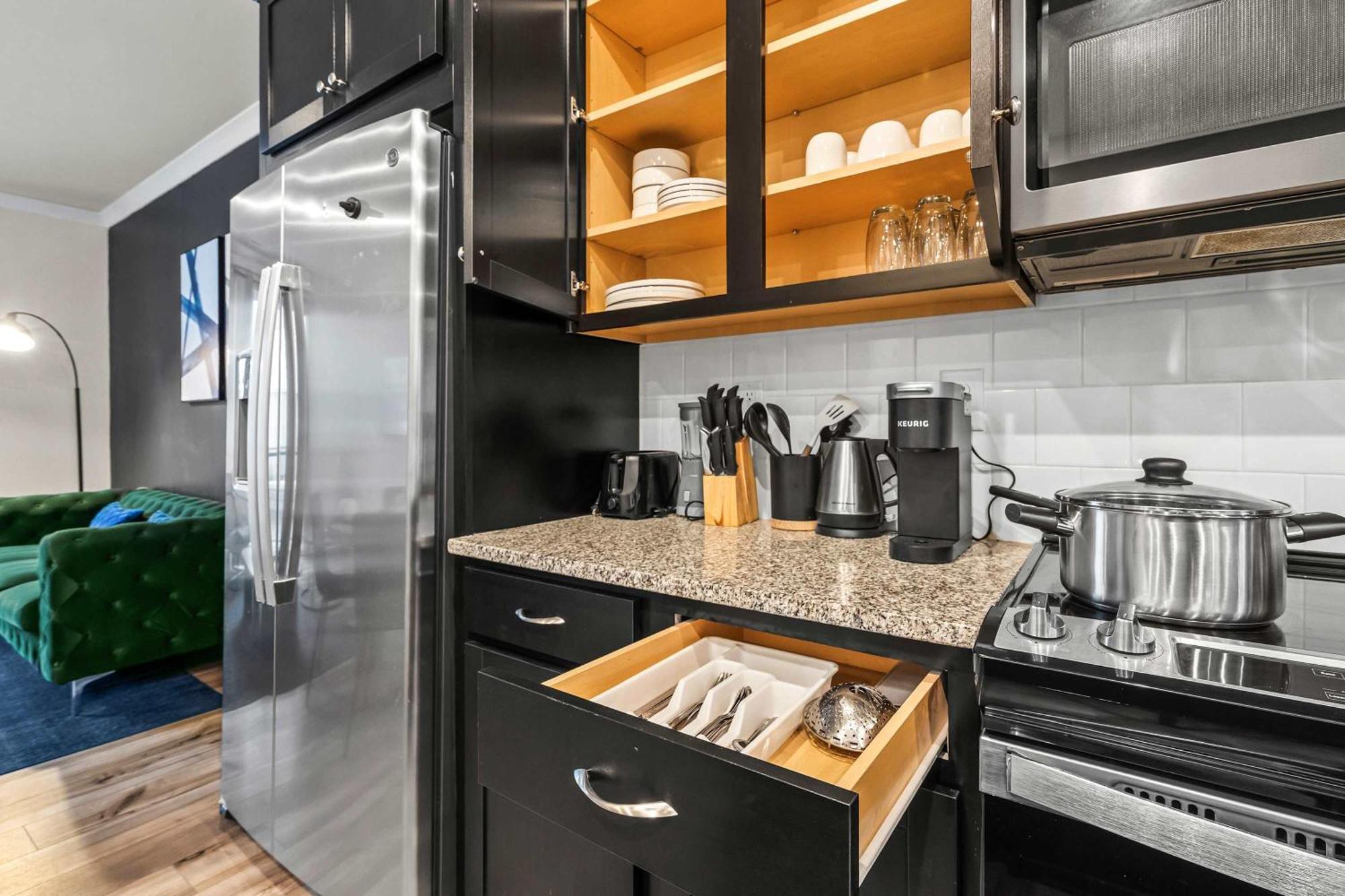 Holiday home Luxurious King 3br Townhouse Mins To Uptown Clt! Charlotte