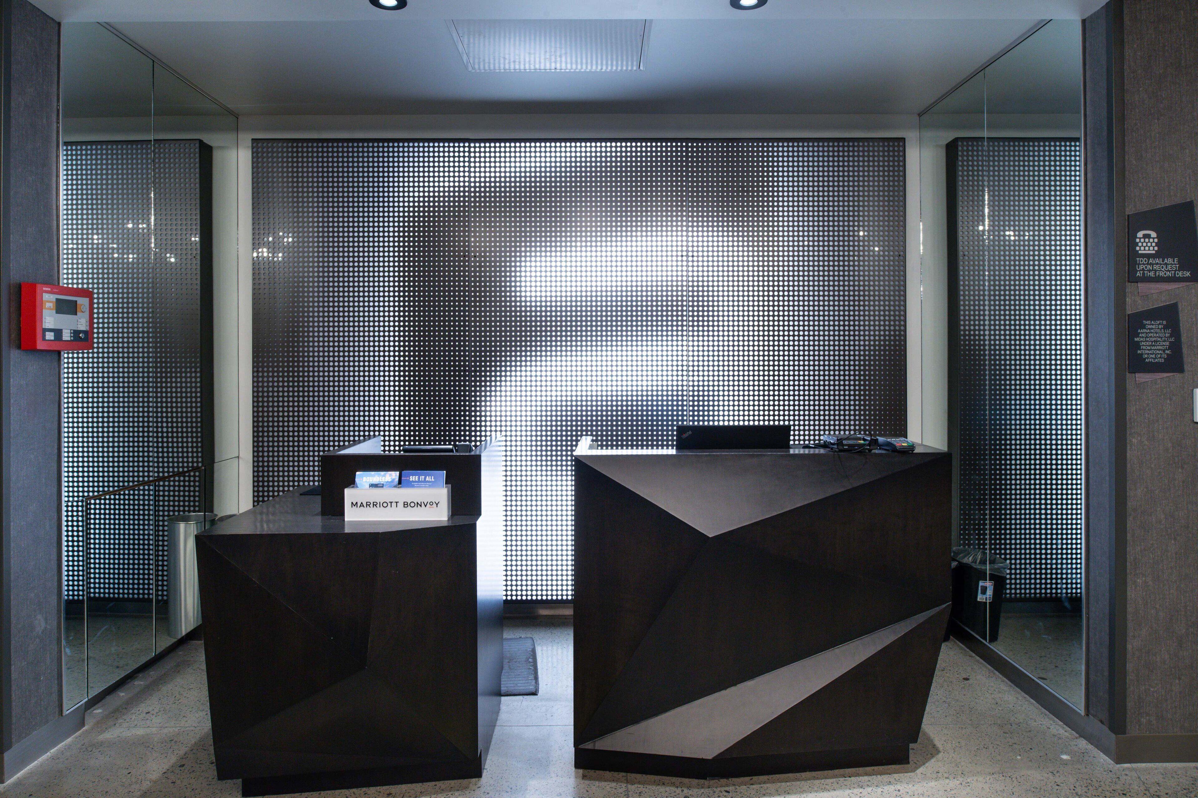 Hotel Aloft By Marriott Airport