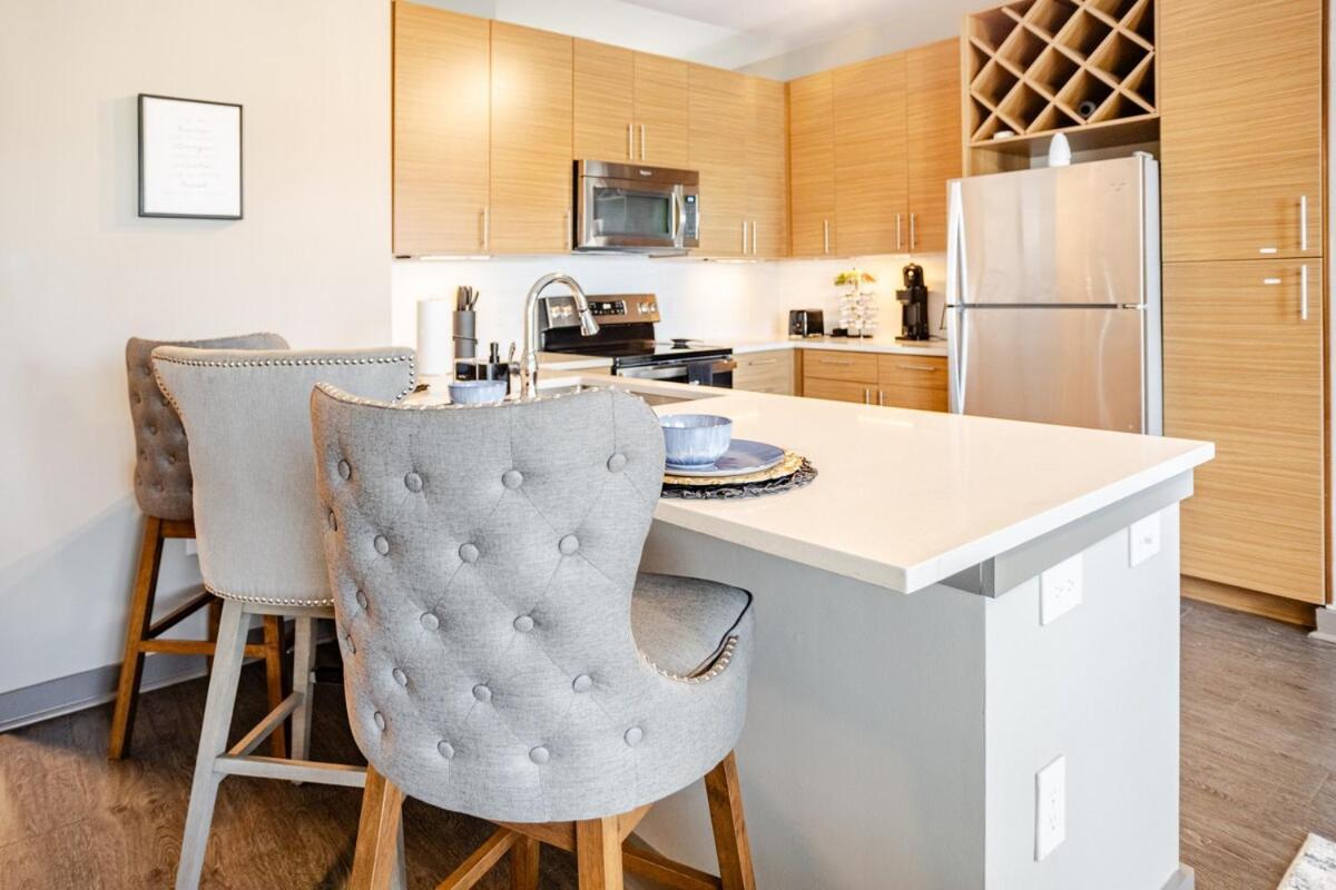 Apartment Cozy Uptown With Gym And Swimming Pool