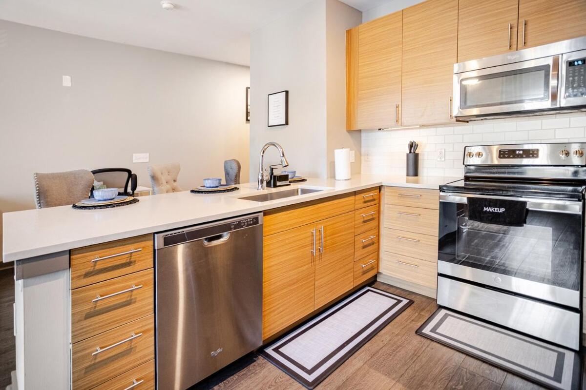 Apartment Cozy Uptown With Gym And Swimming Pool