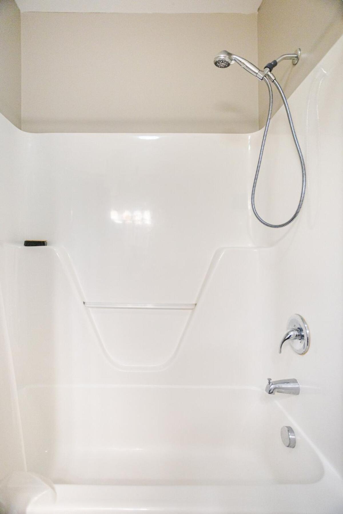 Cozy Uptown With Gym And Swimming Pool