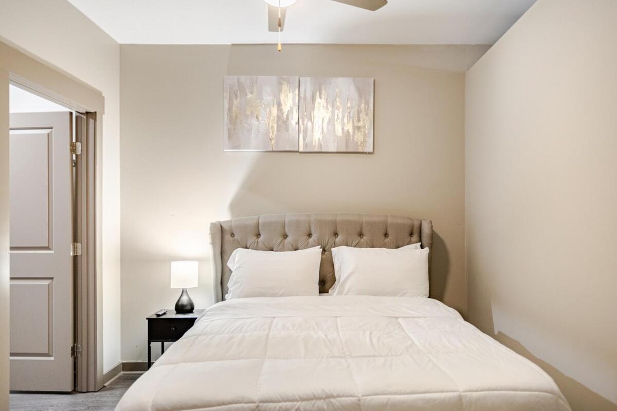 Cozy Uptown With Gym And Swimming Pool * Charlotte