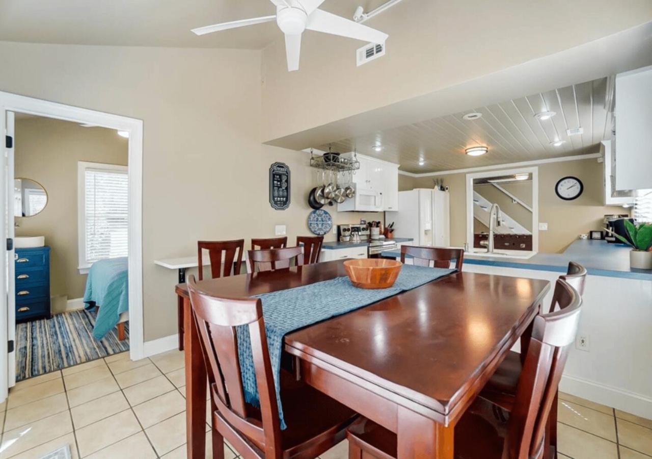 Stylish Noda Gem Hot Tub, Games And Walk To Dining Charlotte