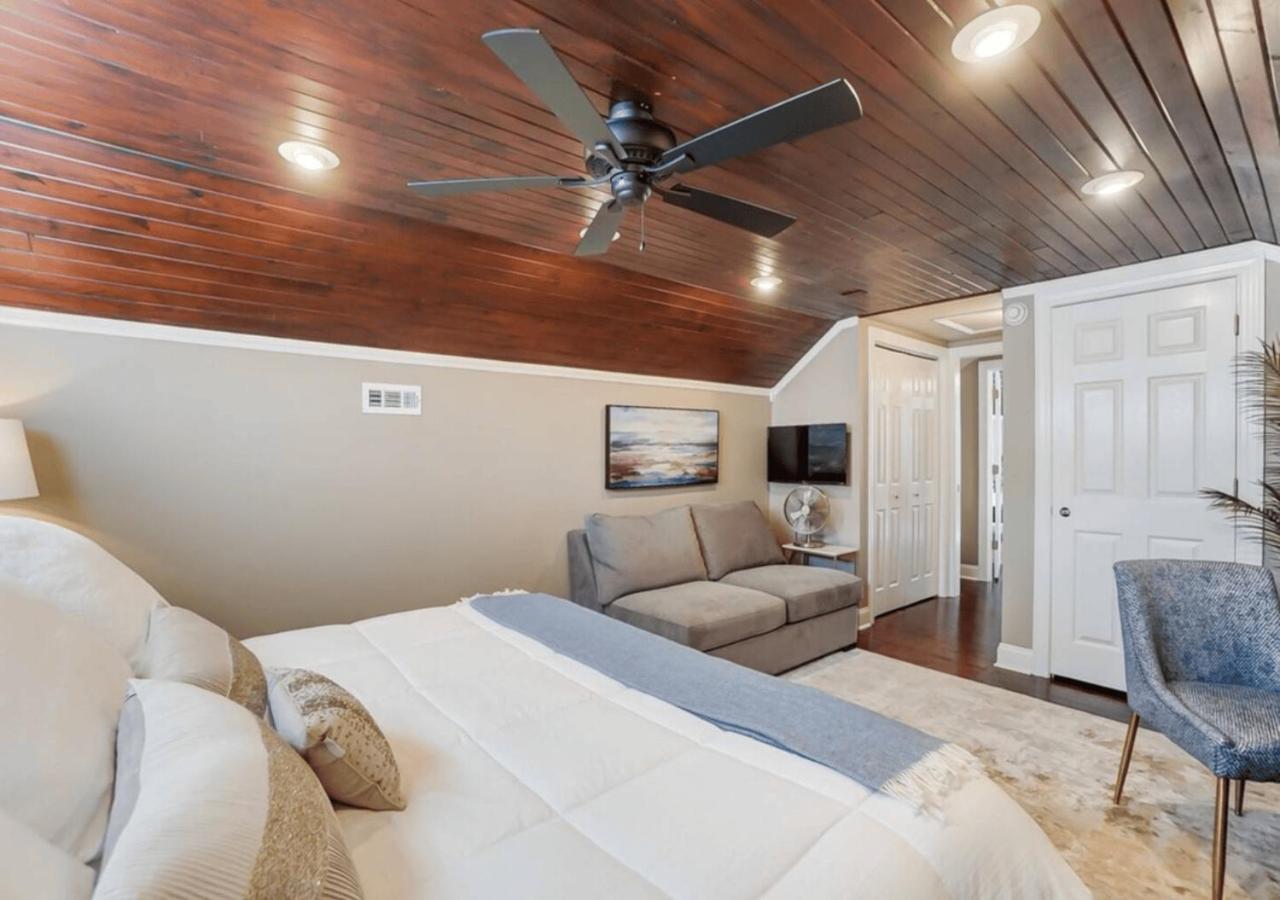 Stylish Noda Gem Hot Tub, Games And Walk To Dining * Charlotte