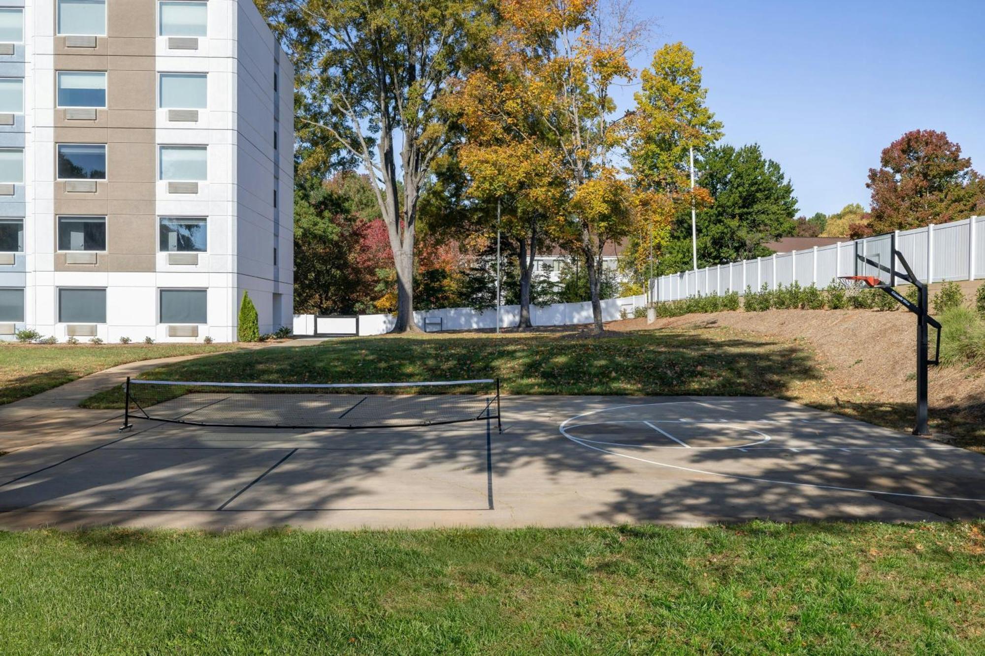 Hotel Towneplace By Marriott Loso Airport