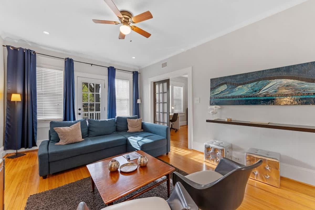 Vibrant And Cozy 2br Near Uptown With Balcony Holiday home Charlotte