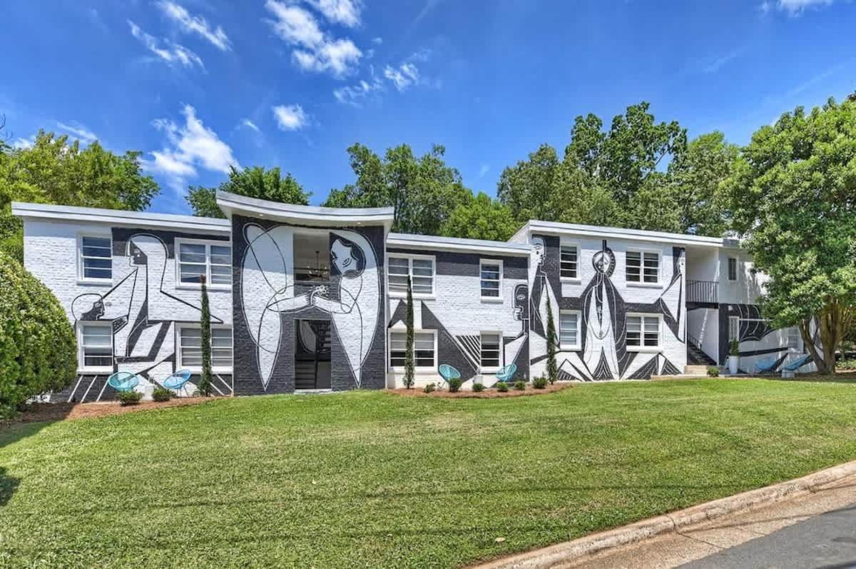 Comfortable And Stylish Near Myers Park