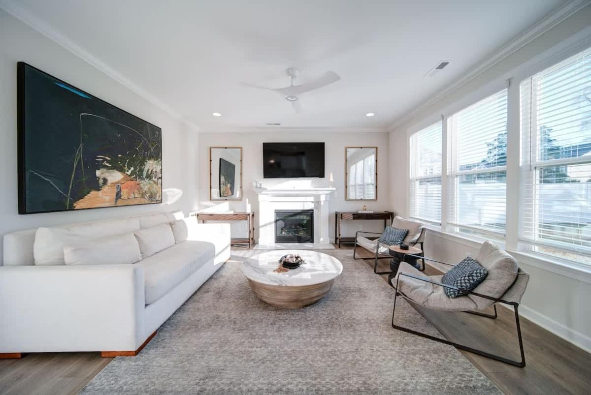 Holiday home Luxury 4br Escape - Premium Modern Comfort Charlotte