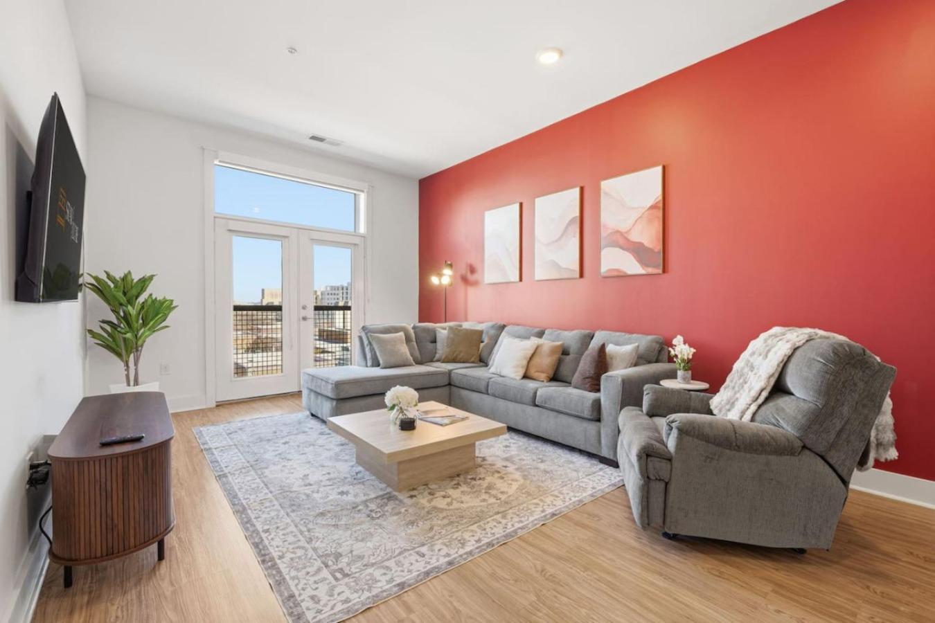 Carolina Horizon - Pool, Views, Free Parking Apartment