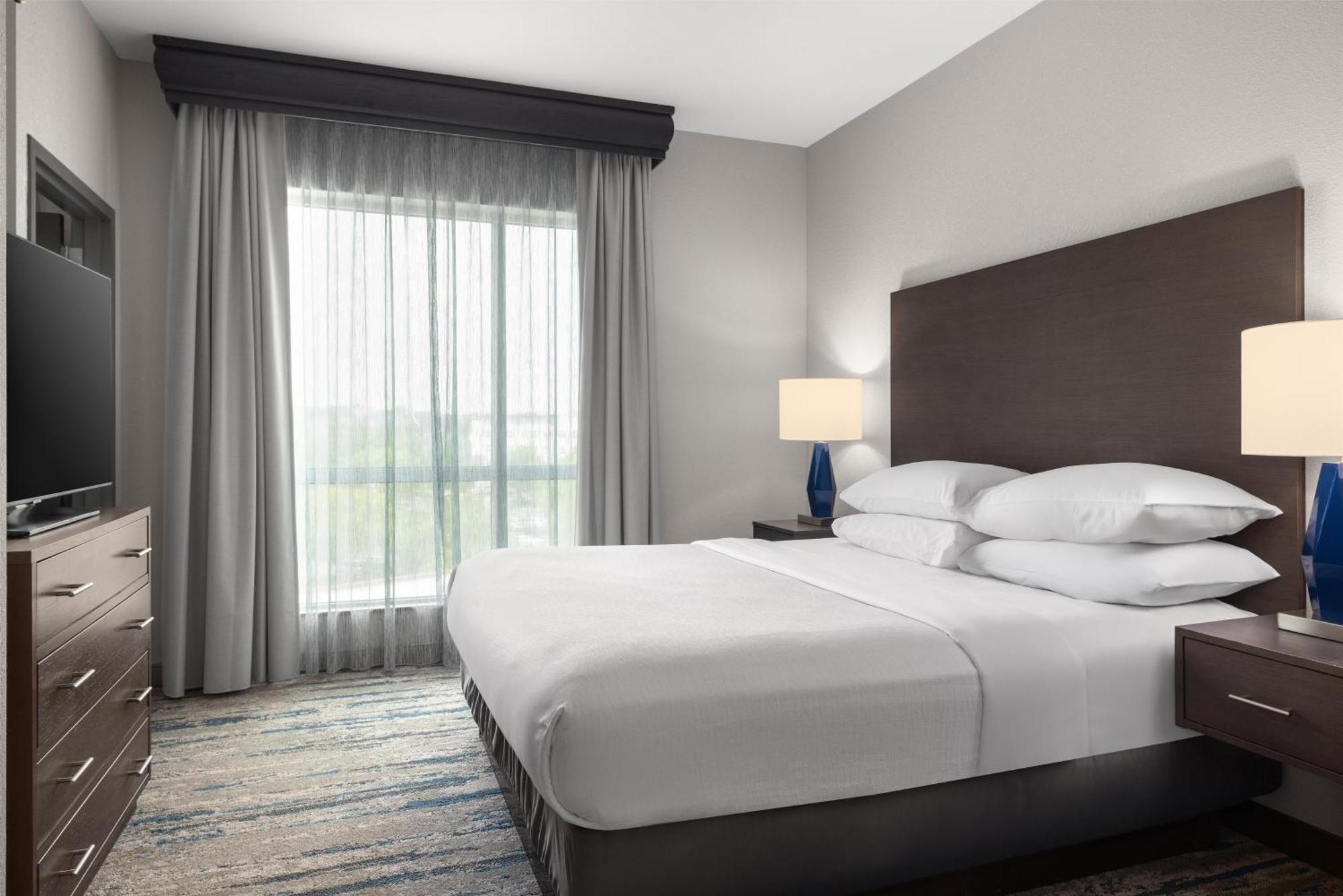 Hotel Embassy Charlotte/ayrsley 4*