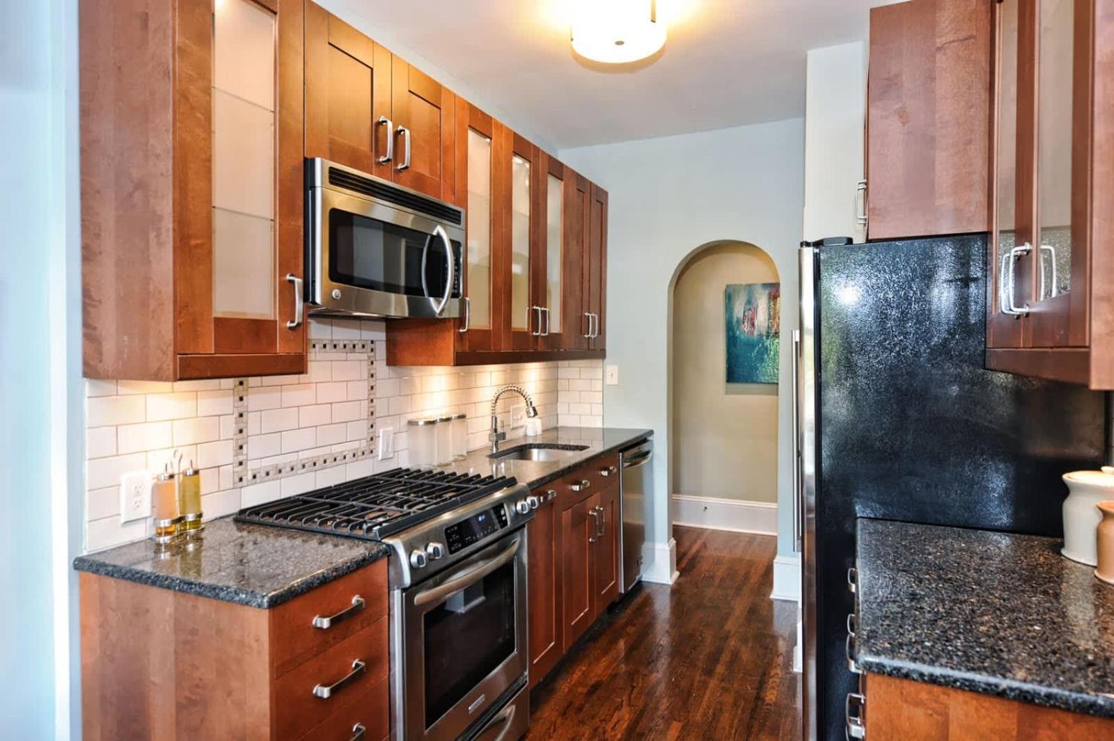 Luxurious Myers Park Living With Screened Porch Holiday home Charlotte
