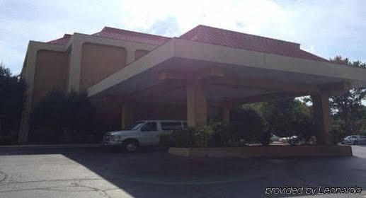 Wyndham Garden Airport Southeast 3*