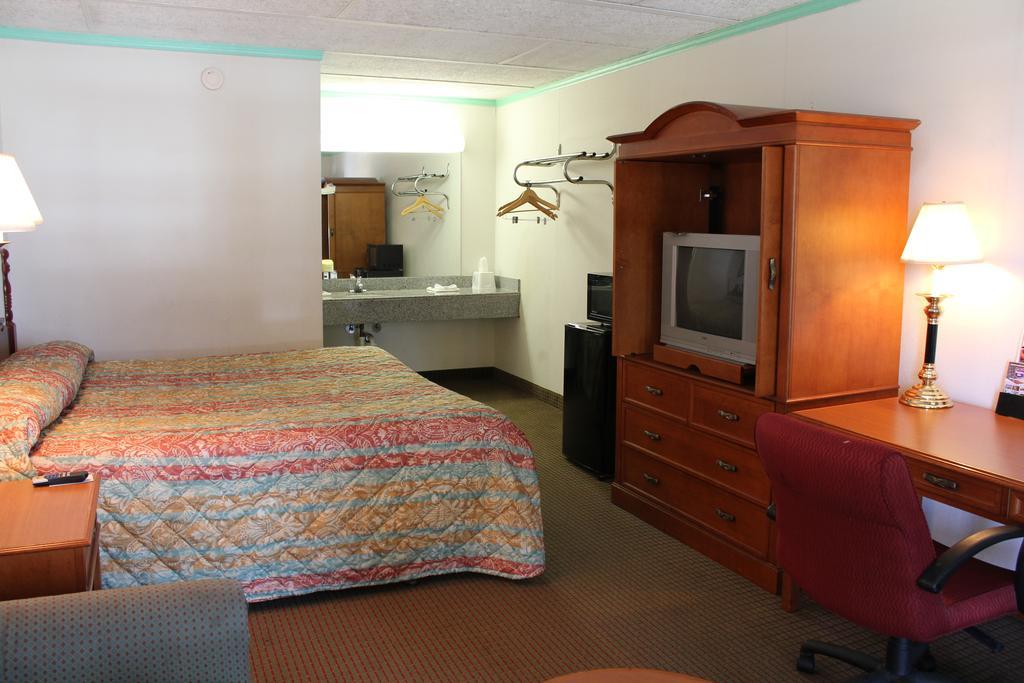 Lodge Econo Airport Area