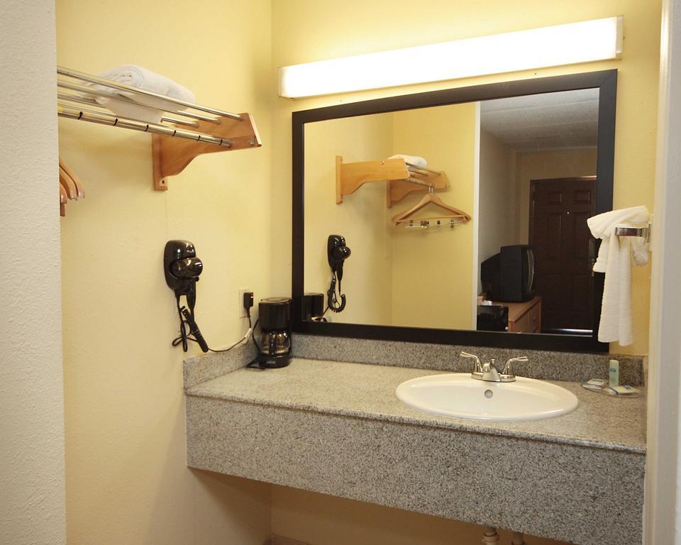 Inn Rodeway North End Charlotte