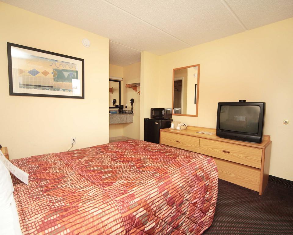 Rodeway North End 2* Charlotte