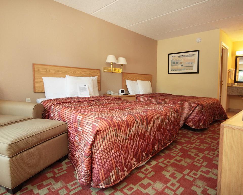 Rodeway North End Inn Charlotte