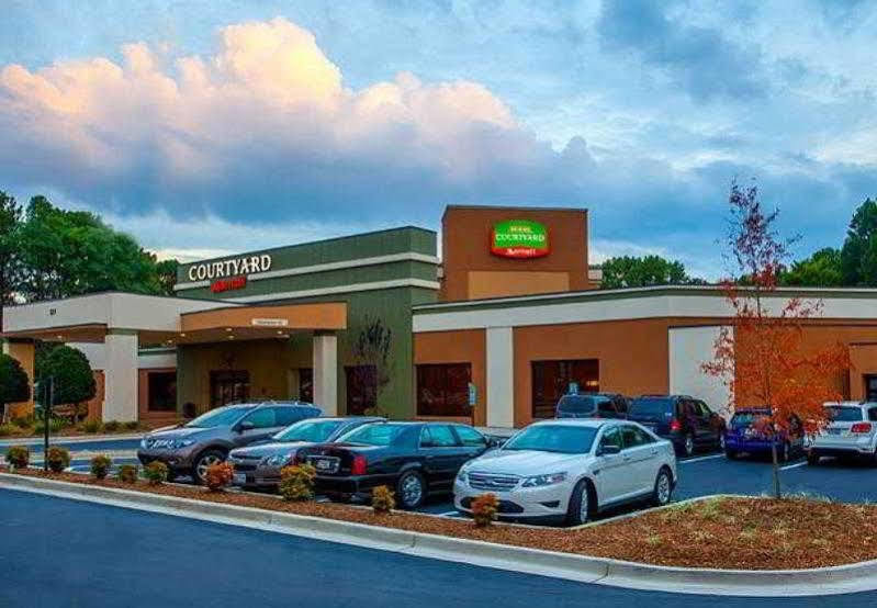 Hotel Courtyard By Marriott Airport Loso 3*
