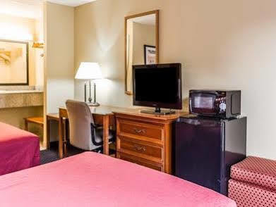 Rodeway North End Inn 2*