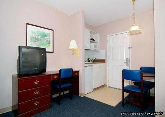 Suburban Near Of North Carolina-charlotte 4*