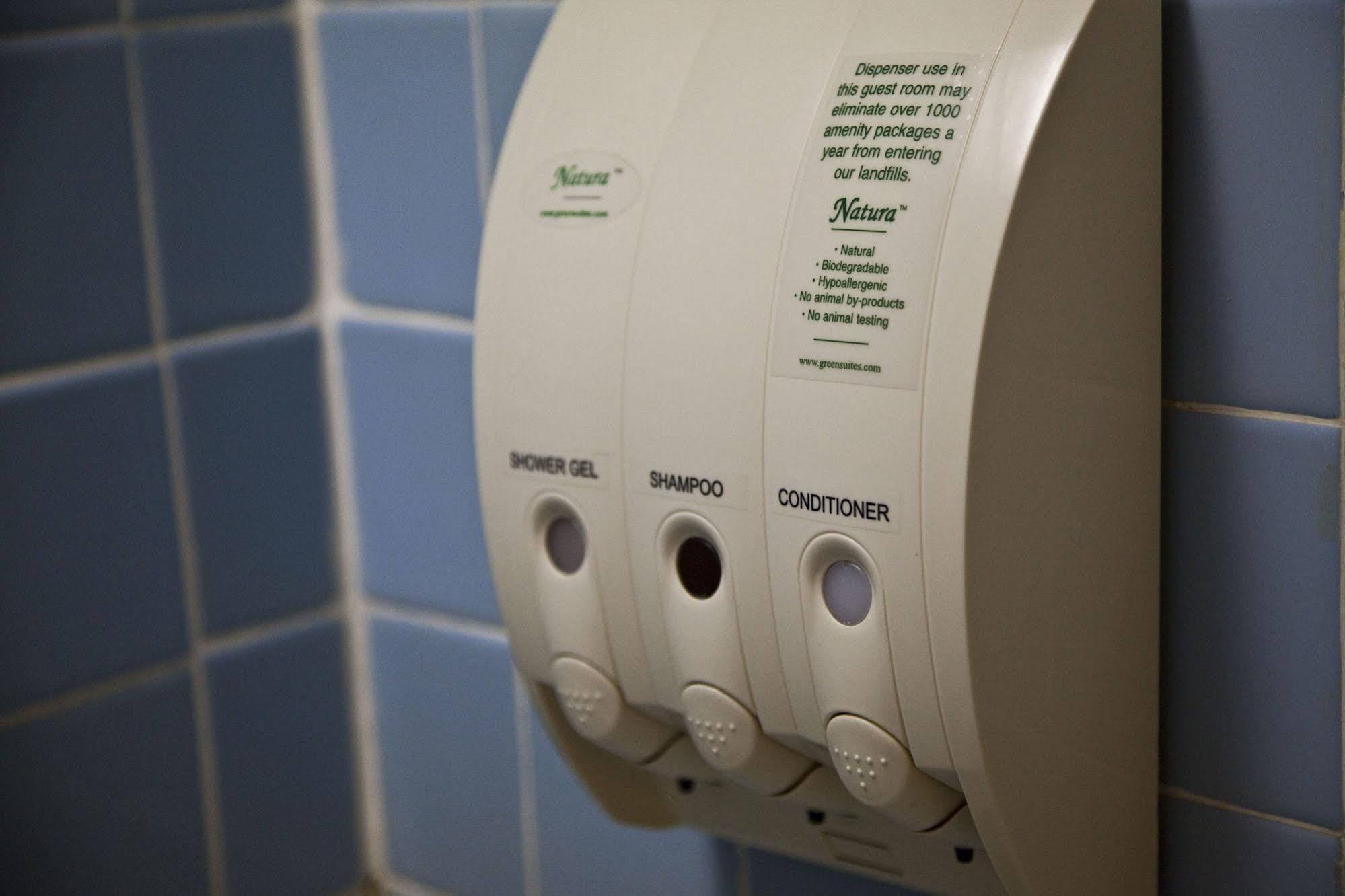 Golden By Oyo Hotel Charlotte