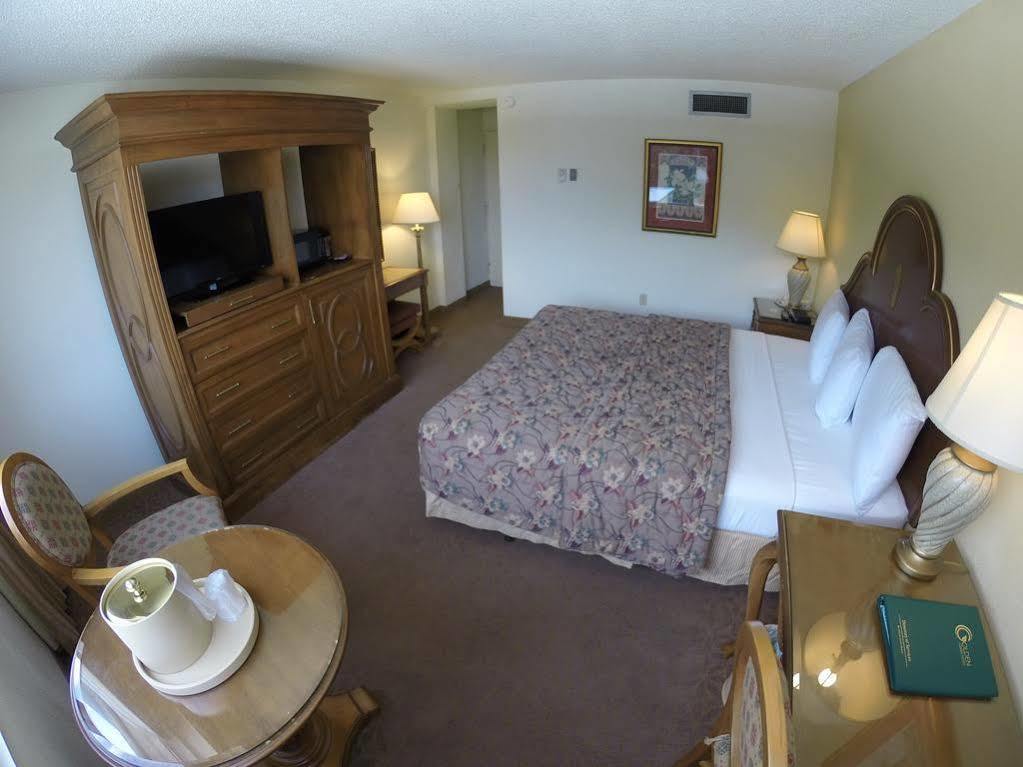 Golden By Oyo Charlotte