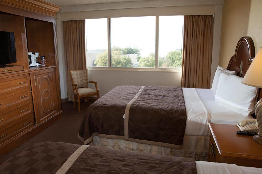 Hotel Golden By Oyo 3*