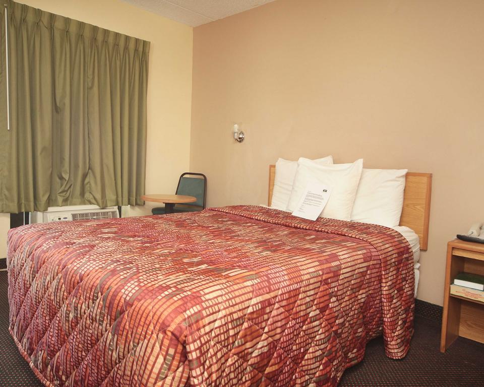 Rodeway North End 2* Charlotte