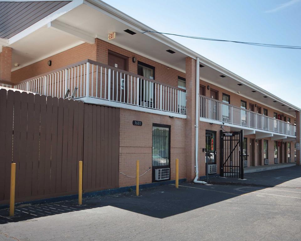 Rodeway North End 2*