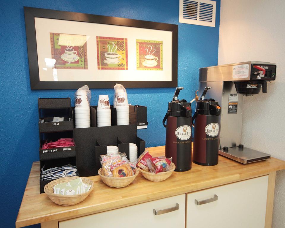 Rodeway North End Inn Charlotte