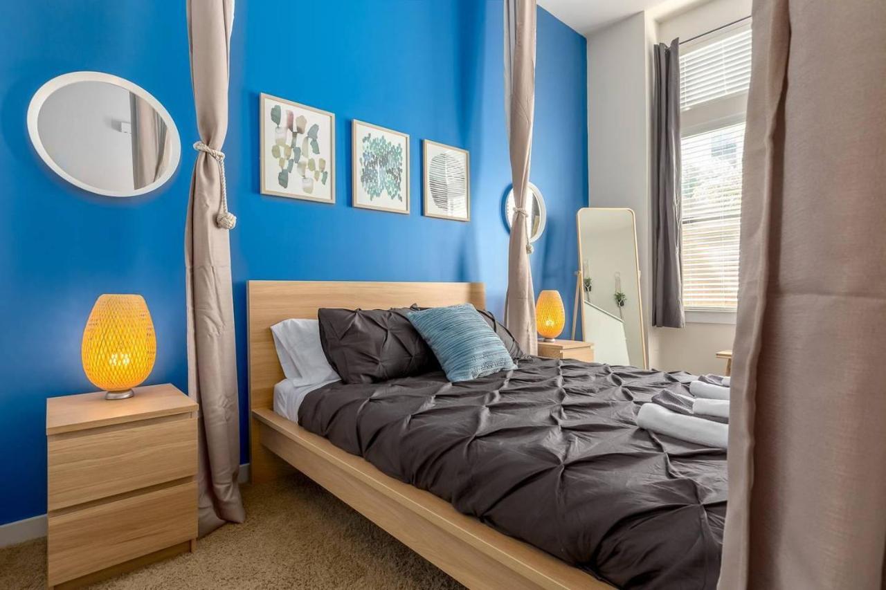 Trifecta Spacious & Beautiful Wifi Superhost Apartment Charlotte