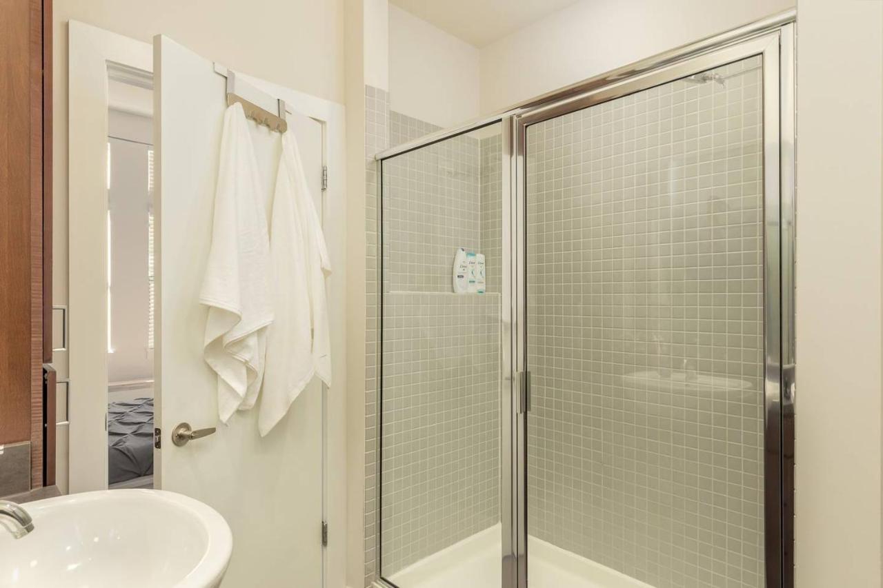 Trifecta Spacious & Beautiful Wifi Superhost *