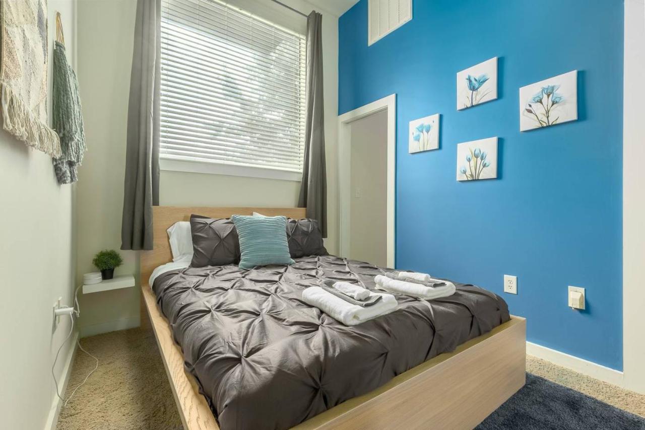 Trifecta Spacious & Beautiful Wifi Superhost Apartment