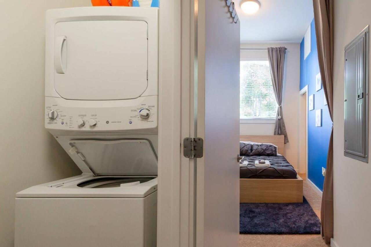 Trifecta Spacious & Beautiful Wifi Superhost Apartment Charlotte