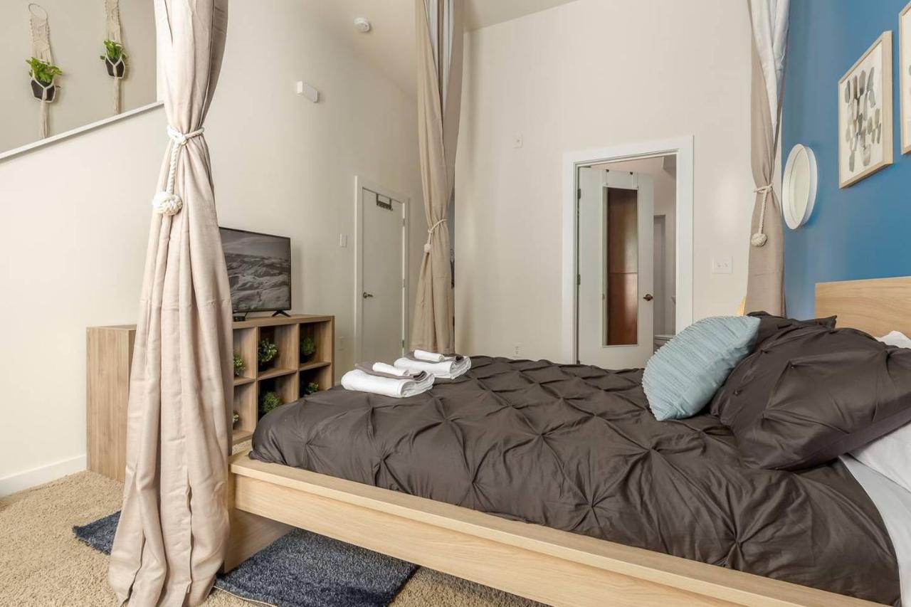 Trifecta Spacious & Beautiful Wifi Superhost Apartment *