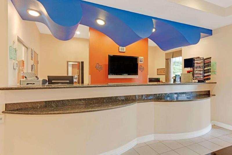 Inn Rodeway Airport Area 4*
