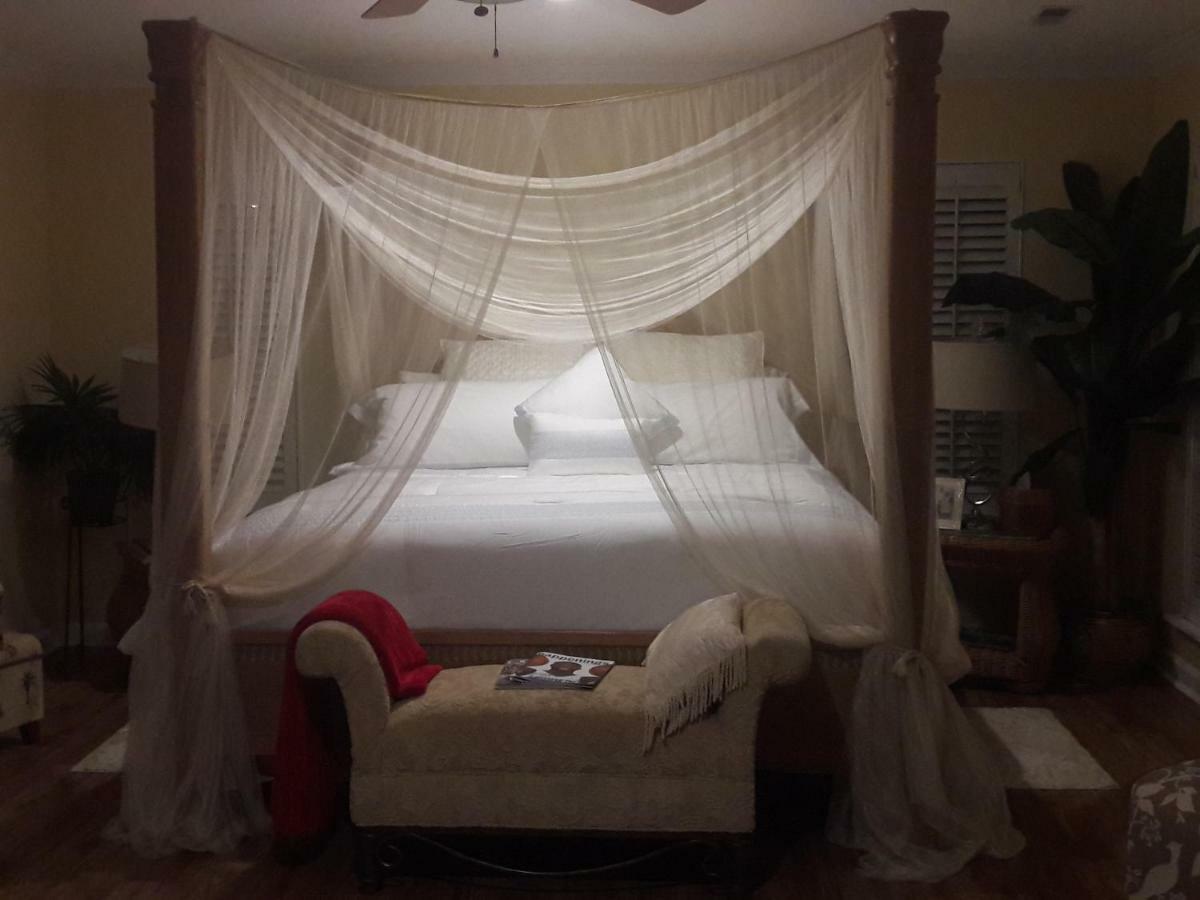 Ms. Elsie's Caribbean Charlotte