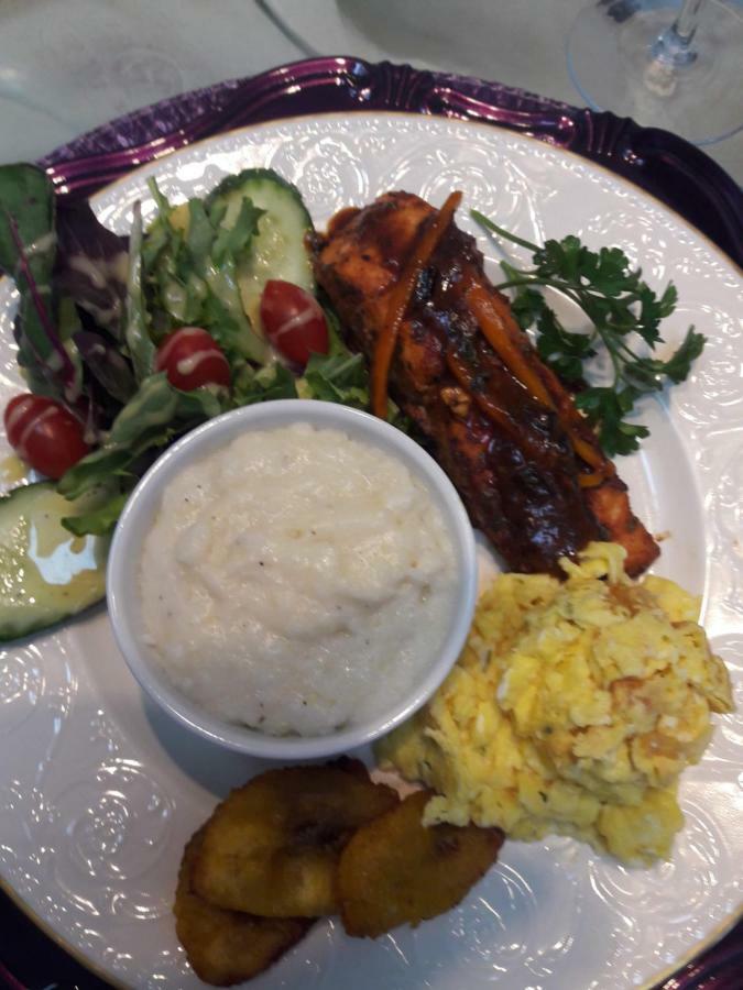 Bed & Breakfast Ms. Elsie's Caribbean *