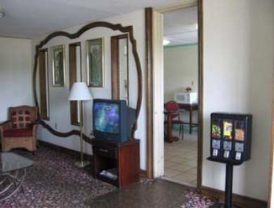 Econo Airport Area Lodge *